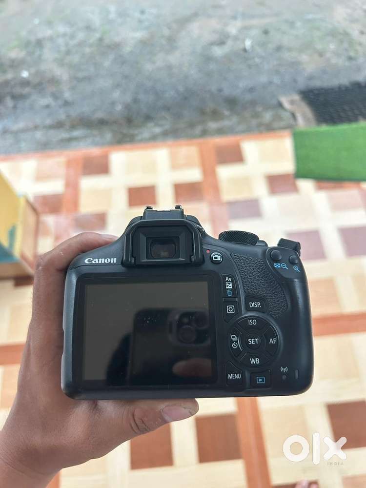 Canon eos 1300d