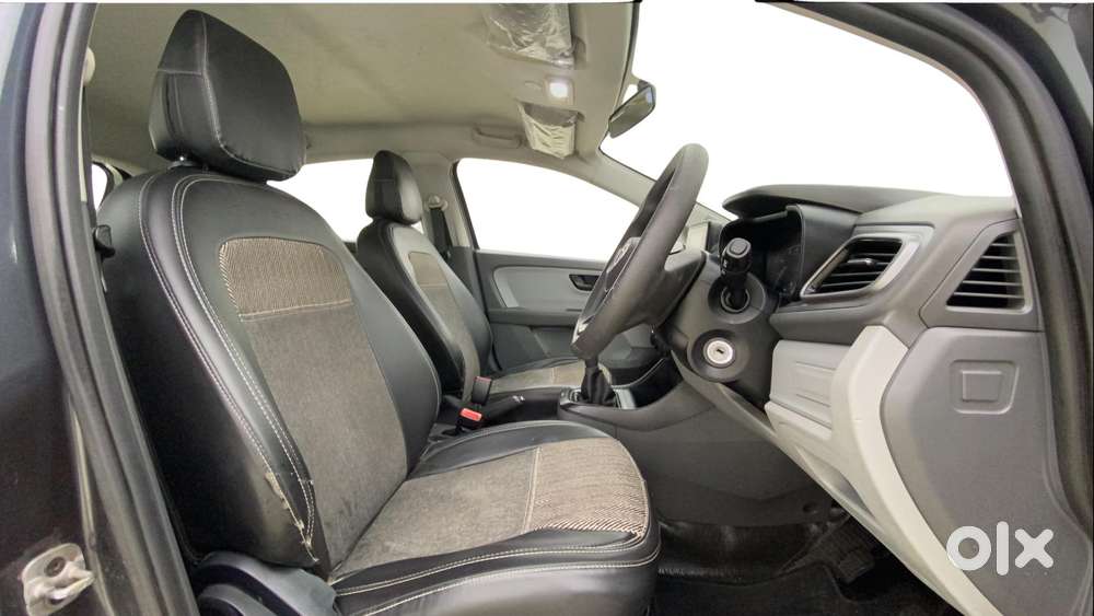 Tata Altroz 1.2 Xe, 2020, Petrol