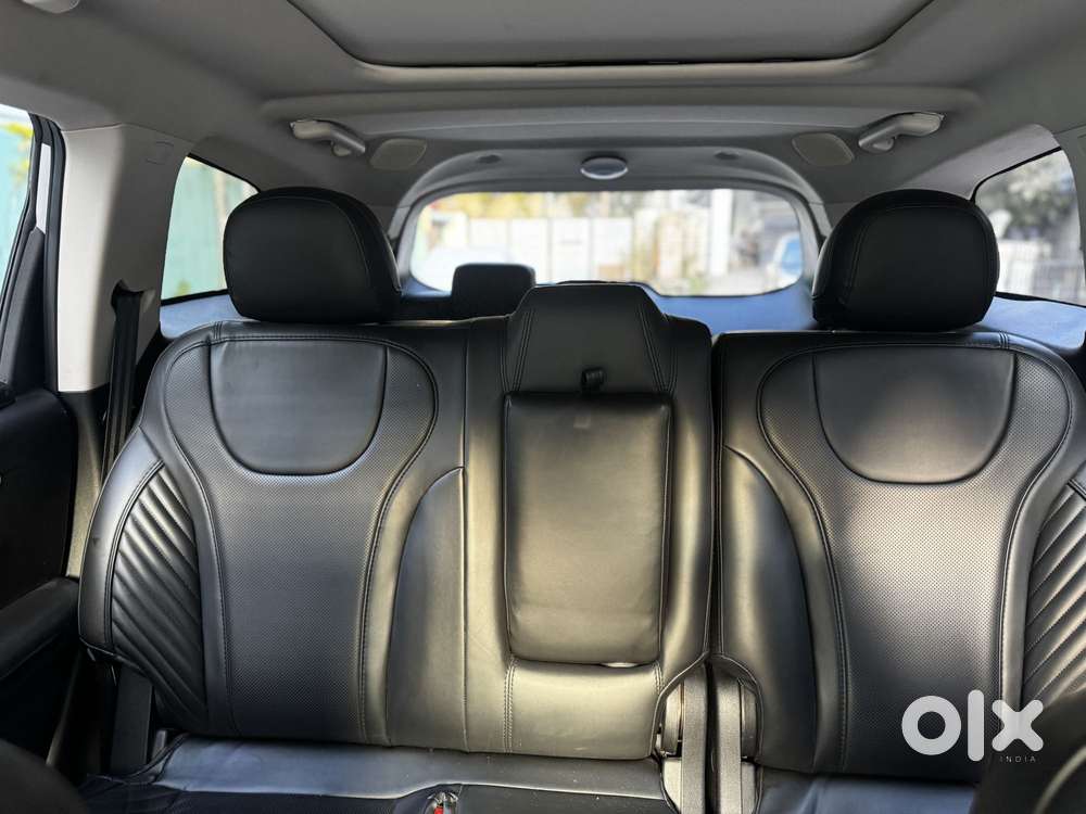 Mahindra Xuv700 Ax7l 6 Str At, 2023, Diesel