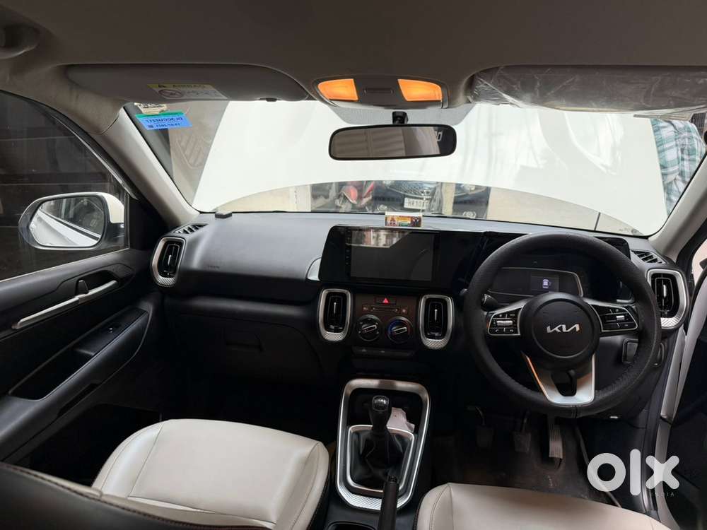 Kia Sonet Petrol 2021