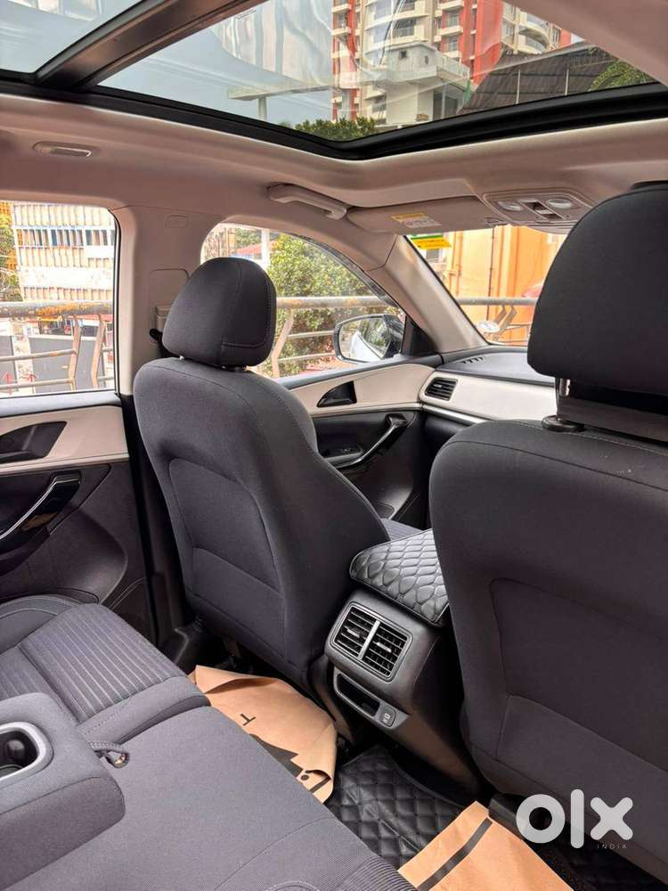 Xuv700 Ax5 Diesel Automatic 2024 –14,000 Kms Brand New Condition