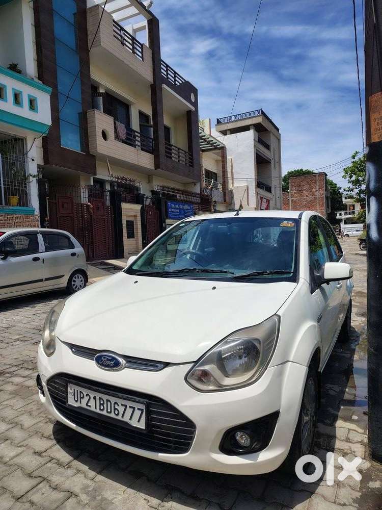 Ford Figo 2012-2015 Diesel Celebration Edition, 2015, Diesel