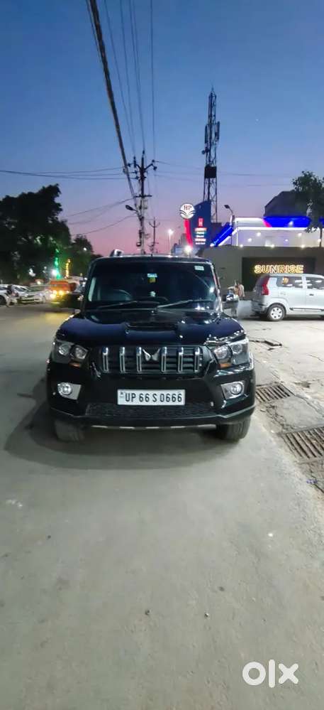 New Condition Gadi Hai Koi Kam Nahin Hai Charon Tyre Naya Hai