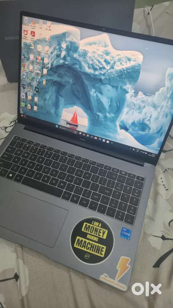 HONOR MagicBook X16 (2024), 12th Gen Intel Core i5-12450H, 16-inch - Main Image