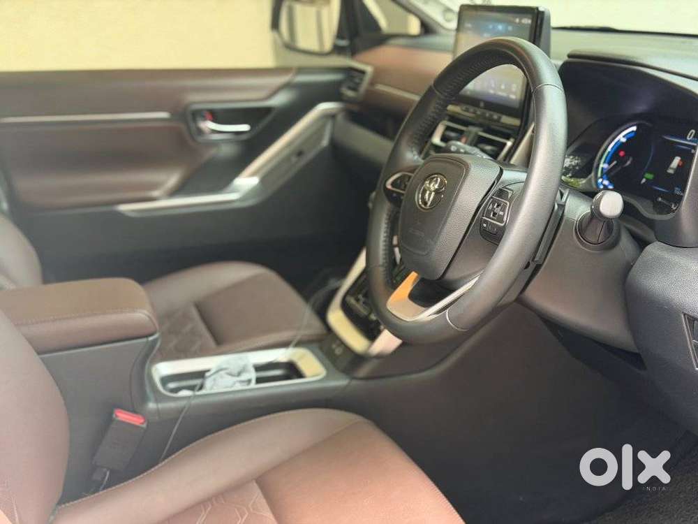 Toyota Innova Hycross 2.0 Zx (o) Hybrid 7 Str, 2026, Petrol