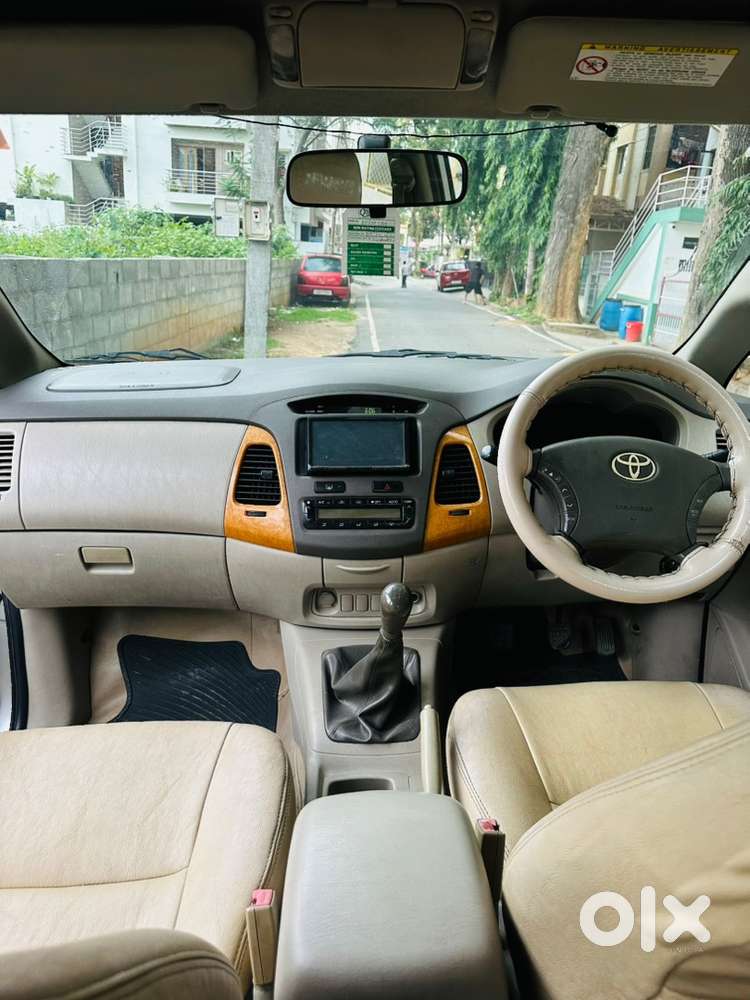 2010 Toyota Innova 2.5 V Single Owner