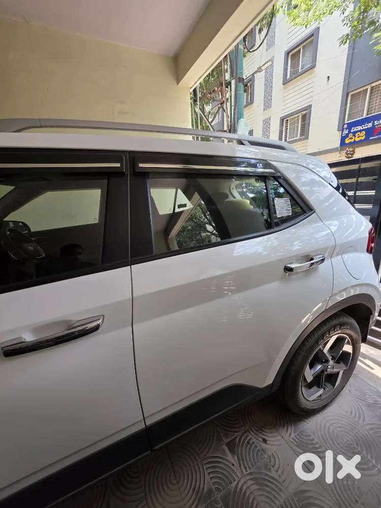 Hyundai Venue 2020 Petrol Well Maintained