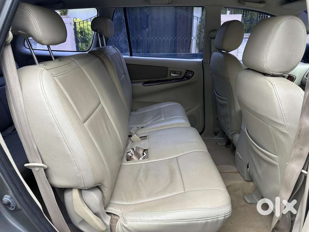 Toyota Innova 2.5 V 8 Str, 2013, Diesel