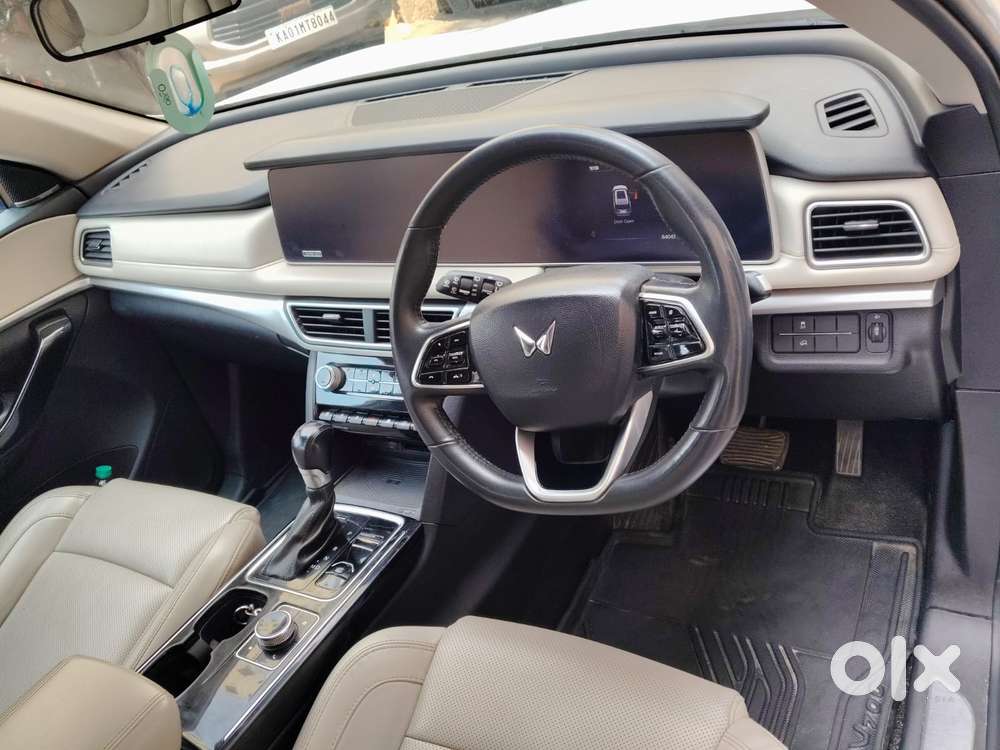 Mahindra Xuv700 2.2 Ax 7 Diesel At Luxury Pack Str, 2022, Diesel