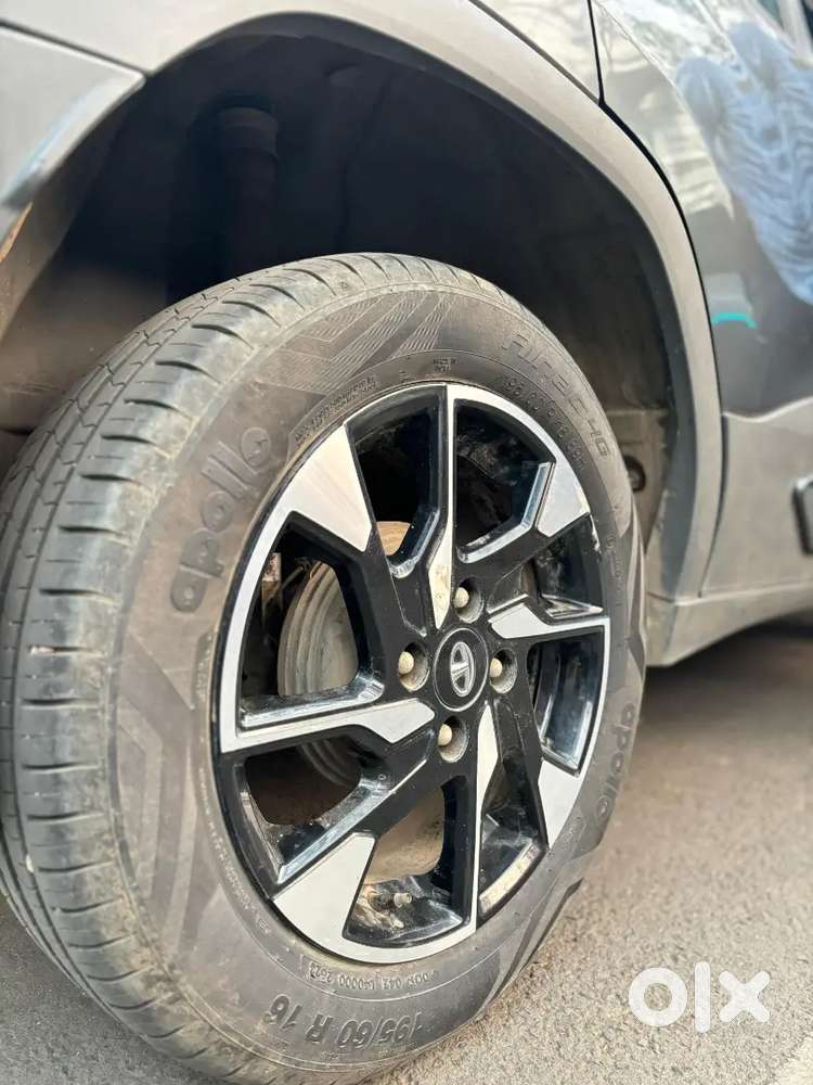 Tata Punch 2023 Petrol Creative Dual Tone Sunroof