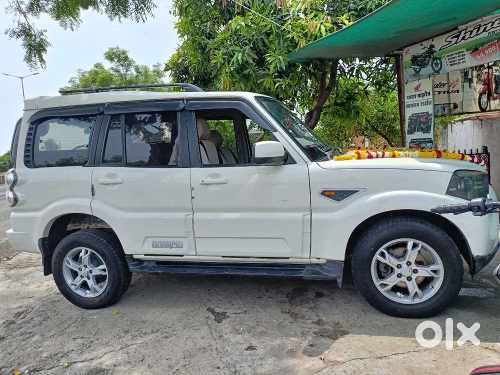 Mahindra Scorpio 2017 Diesel 99999 Km Driven