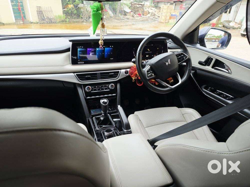 Mahindra Xuv700 2.2 Ax 7 Diesel Mt Str, 2023, Diesel