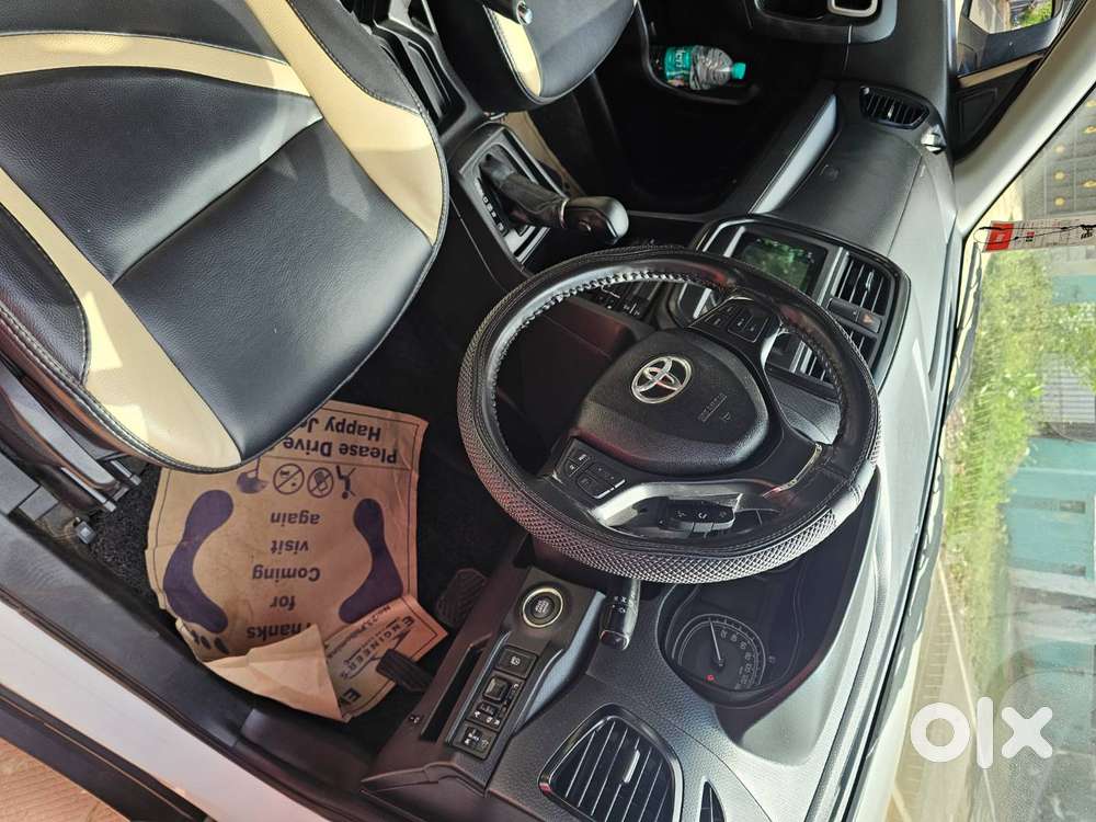 Toyota Urban Crusier Petrol At