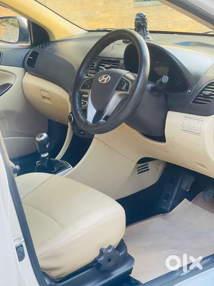 Hyundai Verna 1.6 Sx (o) Vtvt, 2015, Petrol