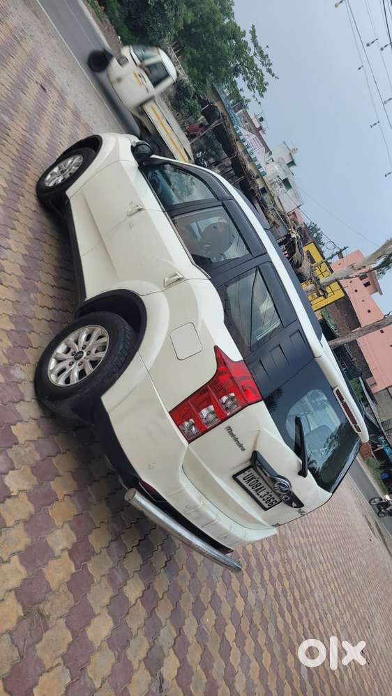 Mahindra Xuv500 At W10 Awd, 2016, Diesel
