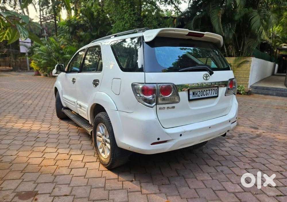 Fortuner 4x4 (1st Owner)