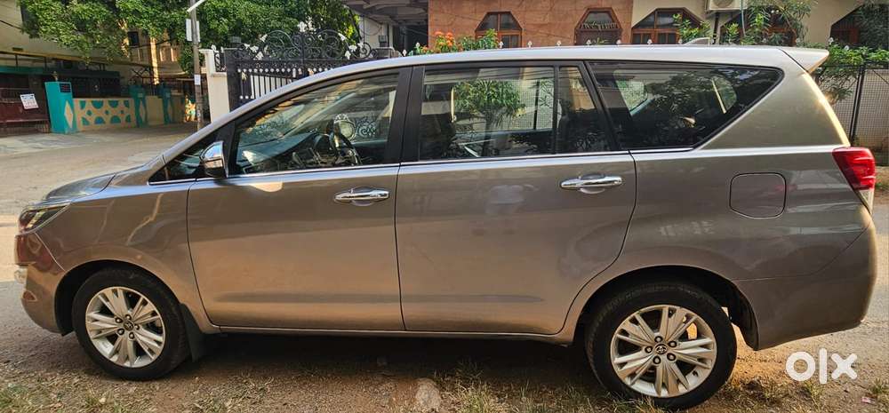 Toyota Innova Crysta 2.8z Automatic, 2016, Diesel
