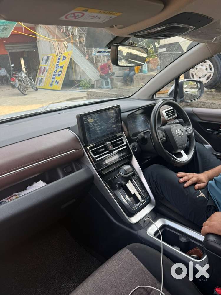 Toyota Innova Hycross 2023 Suv