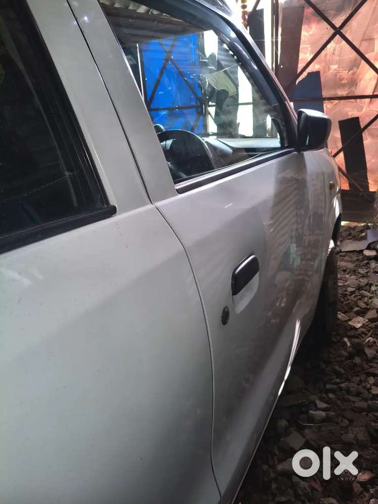 1 Saal Gari Chala H Gaari Government Office Me Chalta Tha