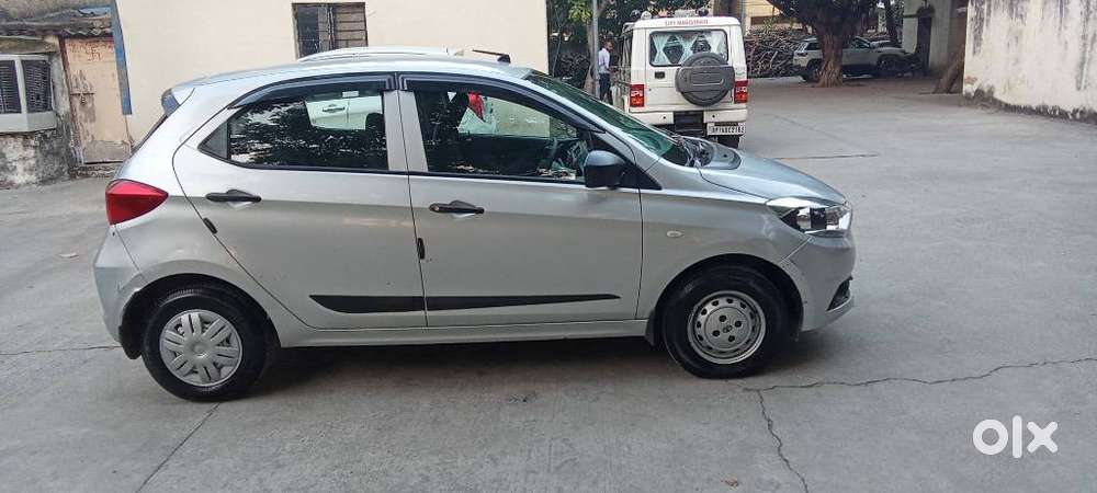 Tata Tiago 1.2 Revotron Xm, 2018, Petrol
