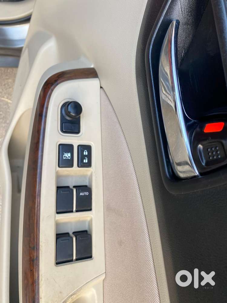 Maruti Suzuki Swift Dzire Zdi + Amt, 2017, Diesel