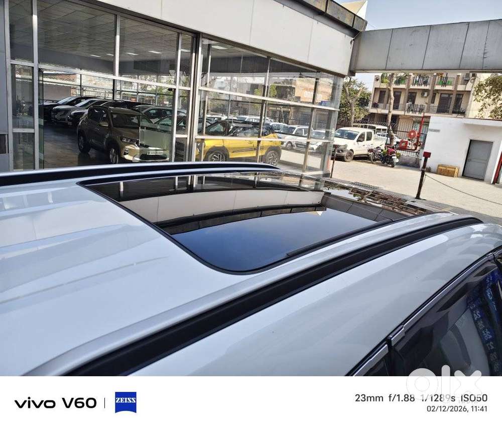 Mahindra Xuv700 2.2 Ax 7 Diesel Mt Luxury Pack Str, 2025, Diesel