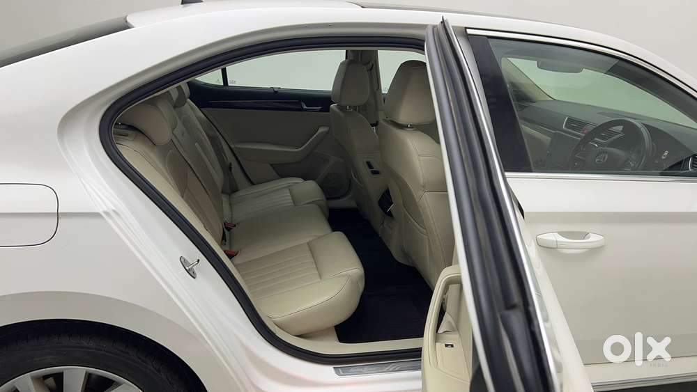 Skoda Superb Lk 1.8 Tsi At, 2018, Petrol