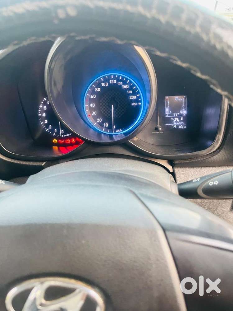 Hyundai Venue 2020 Petrol 74755 Km Driven