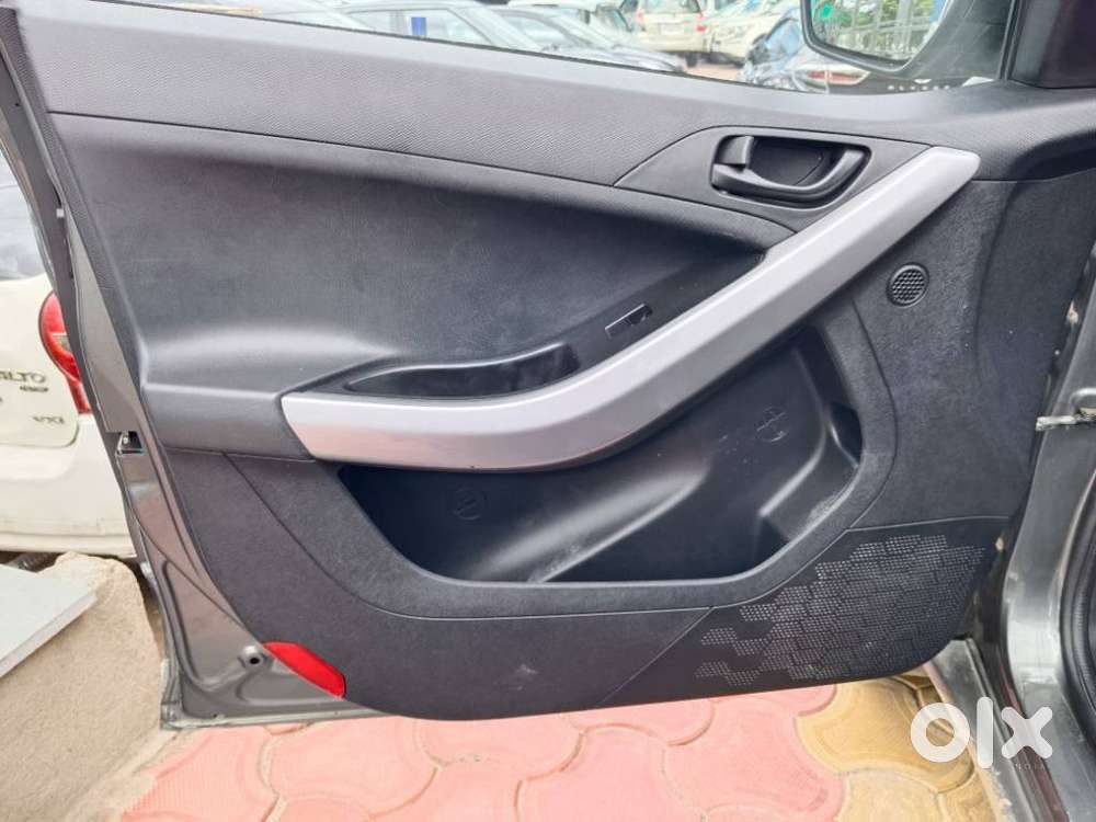 Tata Nexon 1.5 Revotorq Xm (s), 2021, Petrol