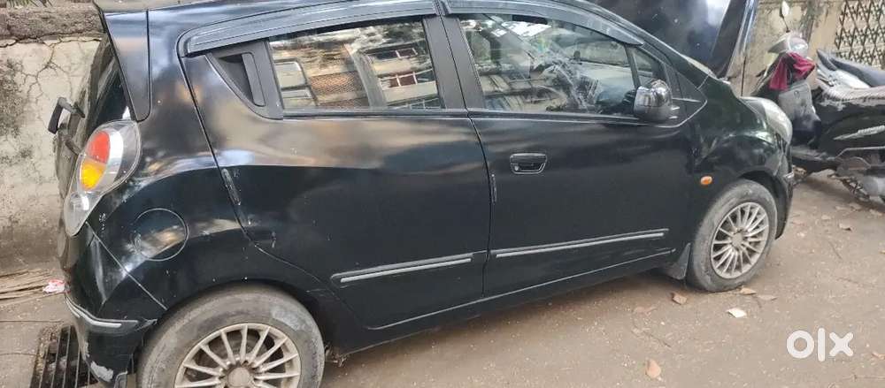 Urgent Sell Car Superb Chevrolet Beat 2011 Petrol 180000 Km Driven