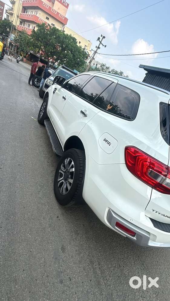 Ford Endeavour Diesel 2019 , Showroom Maintained , Brand New Tyres