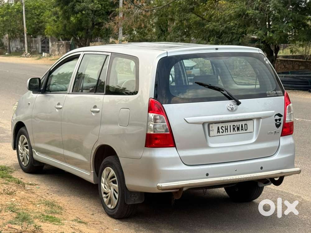 Toyota Innova 2.5 Gx (diesel) 8 Seater Bs Iv, 2013, Diesel