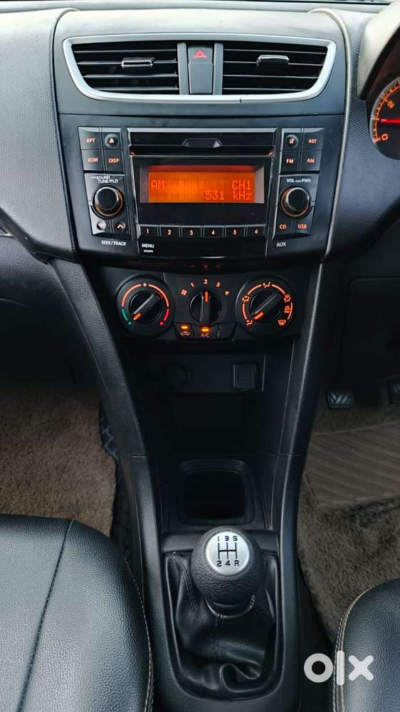Maruti Suzuki Swift Vxi Optional, 2016, Petrol