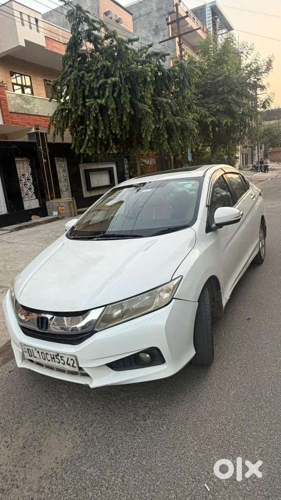 Honda City Push Button Automatic Sunroof 2017 Petrol Well Maintained