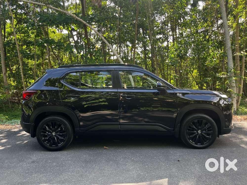 2025 Honda Elevate Zx Cvt  Signature Black Edition  9700 Km