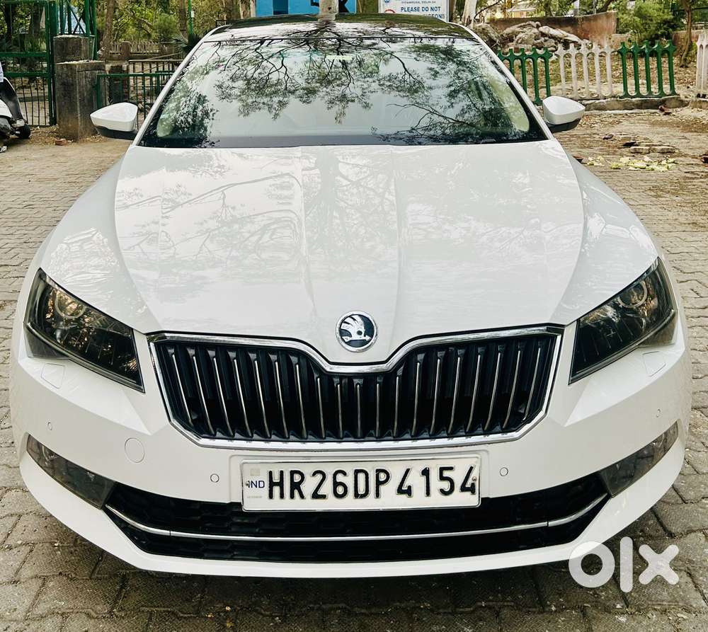 Skoda Superb Style 1.8 Tsi At, 2018, Petrol