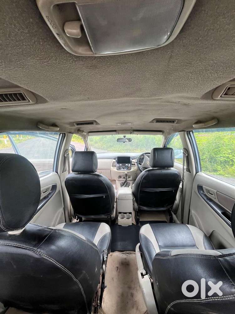 Toyota Innova 2.5 G (diesel) 8 Seater, 2011, Diesel