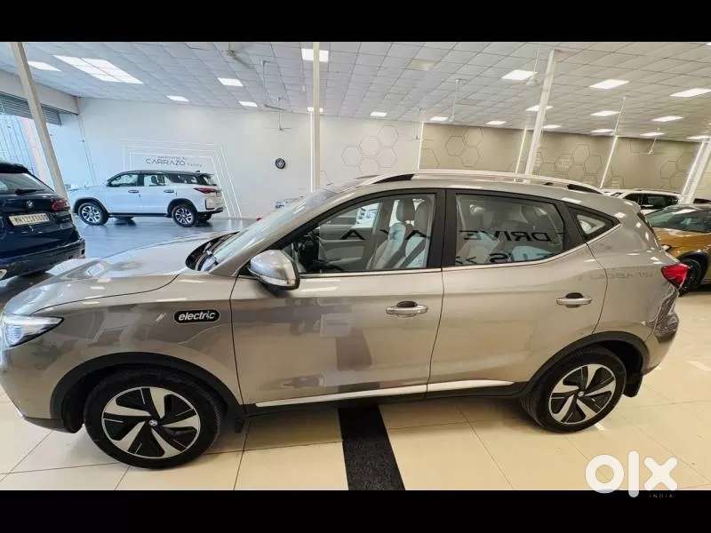 Mg Zs Ev Exclusive Iconic Ivory, 2022, Electric
