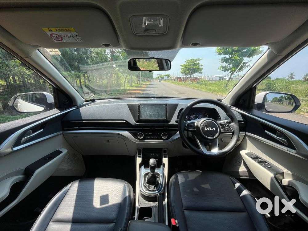 Kia Carens, 2022, Petrol