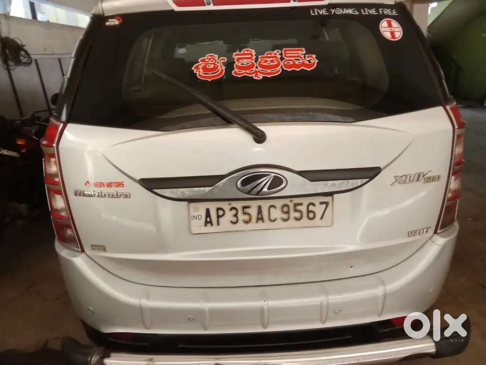 Mahindra Xuv500 W10 2015