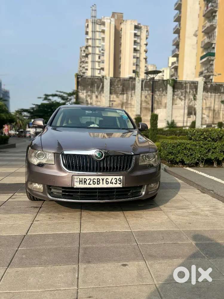 Skoda Superb Elegance 2013 Car
