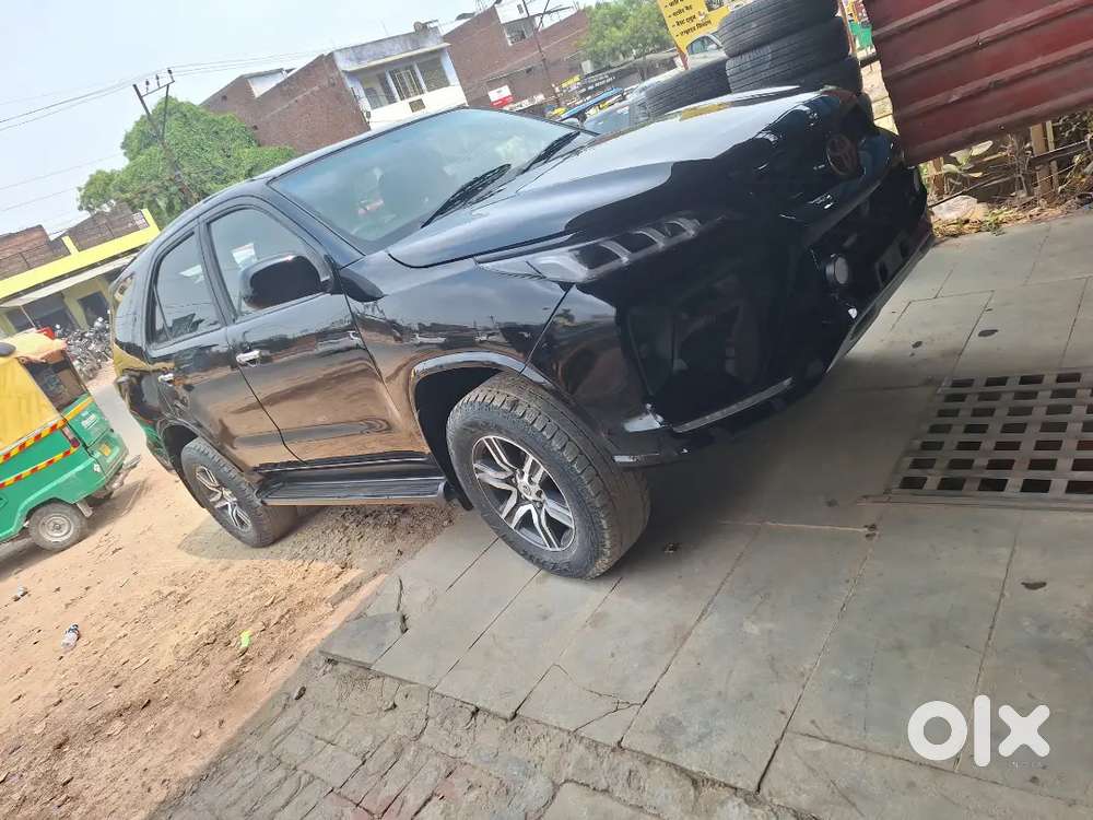 Toyota Fortuner Legender 2011