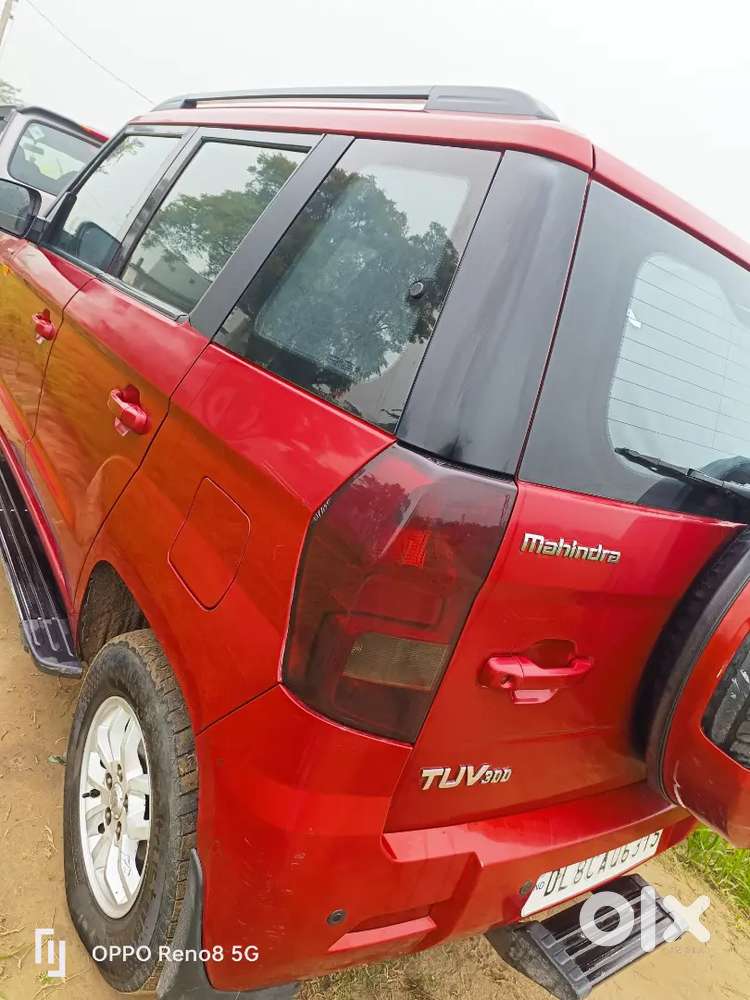 Mahindra Tuv 300  T8 Automatic Top Model 2017 Model