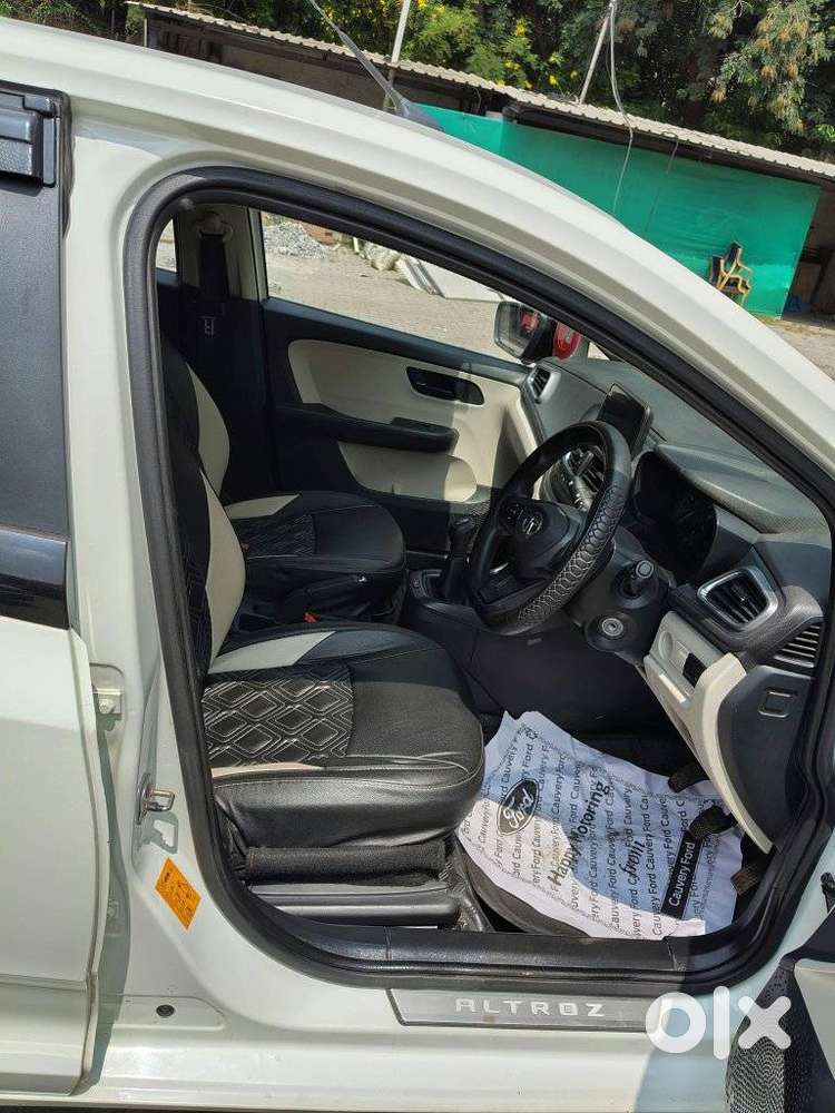 Tata Altroz 1.2 Xm Plus, 2023, Petrol