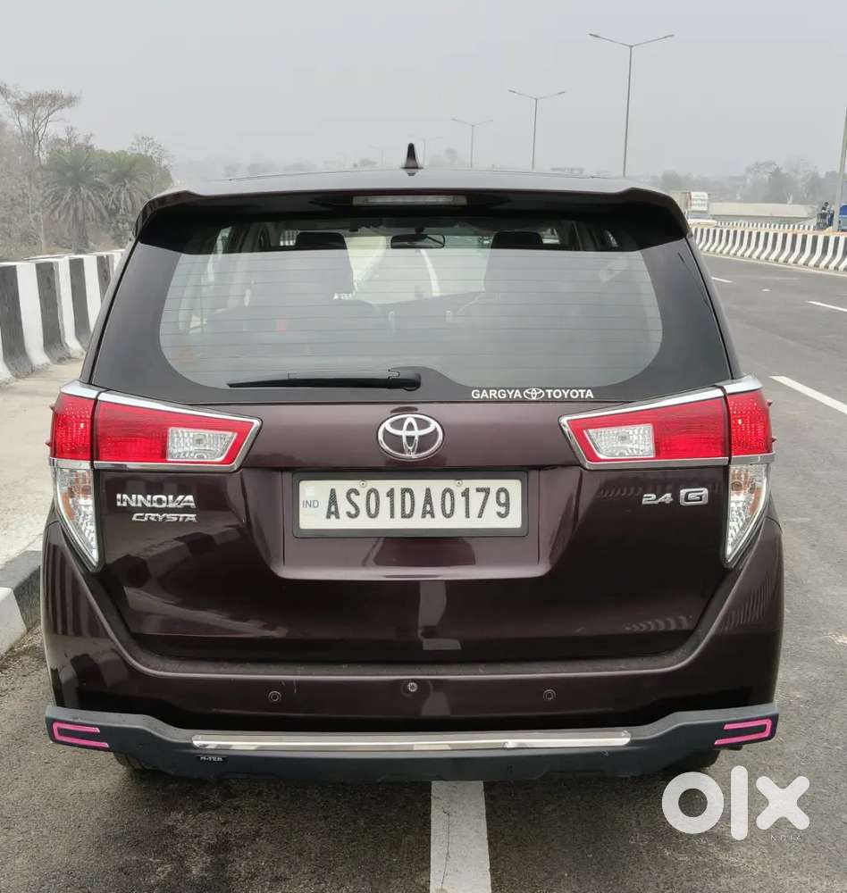 Toyota Innova Crysta 2.4g , Captain Seats , 65000km Only.