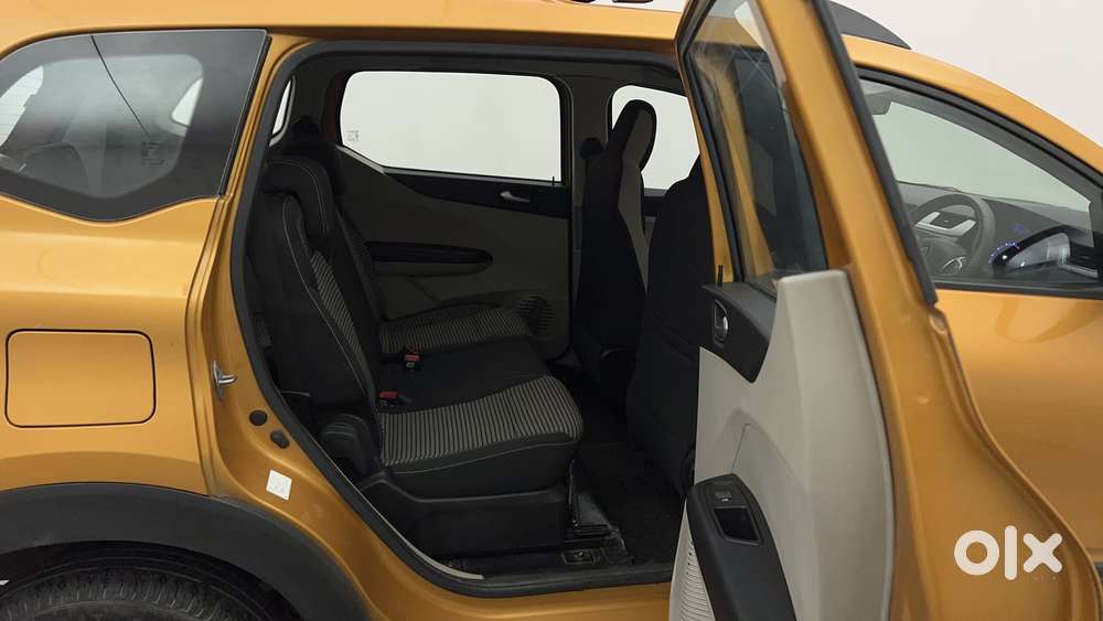 Renault Triber Rxz Easy-r Amt, 2023, Petrol