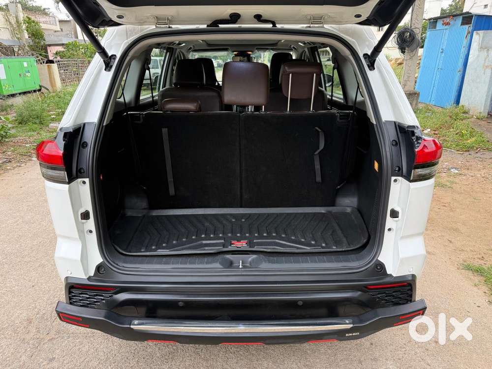 Toyota Innova Hycross 2.0 Zx Hybrid 7 Str, 2024, Petrol