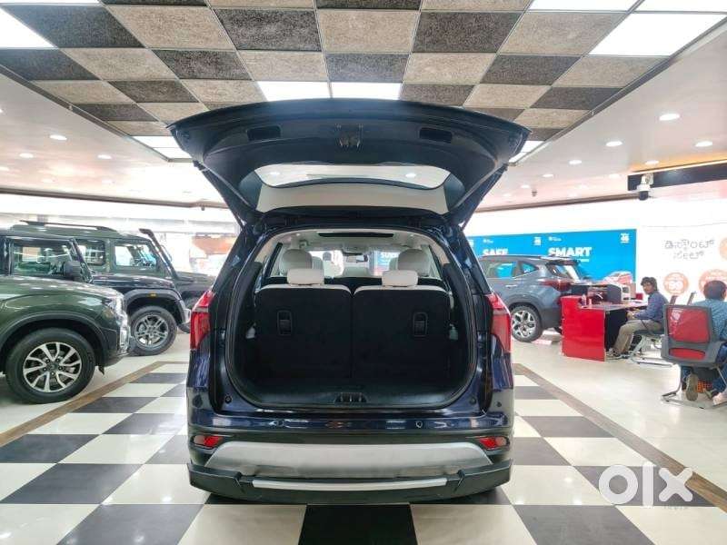 Mahindra Xuv700 2.0 Ax 7 Petrol At Luxury Pack Str, 2021, Petrol