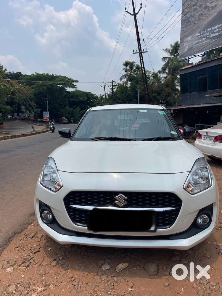 Maruti Suzuki Swift 2022 Petrol 42700 Km Driven