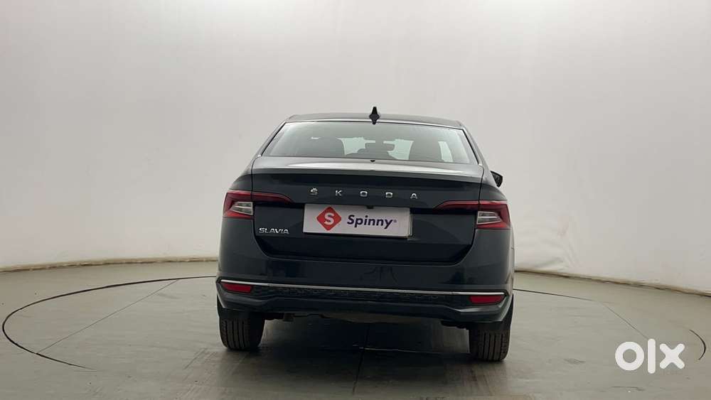 Skoda Slavia Style 1.0l Tsi Mt, 2023, Petrol